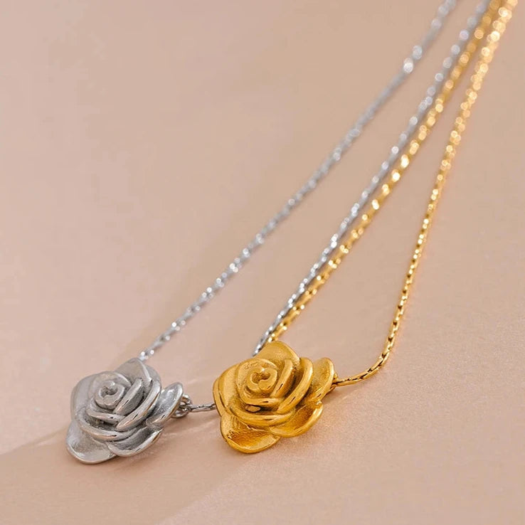 Stereoscopic Flower Pendant Necklace